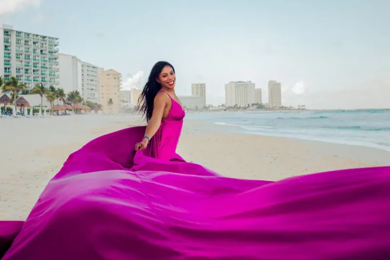Satin Bougainvillier Robe Volante Cancún — Pro Art Photographers