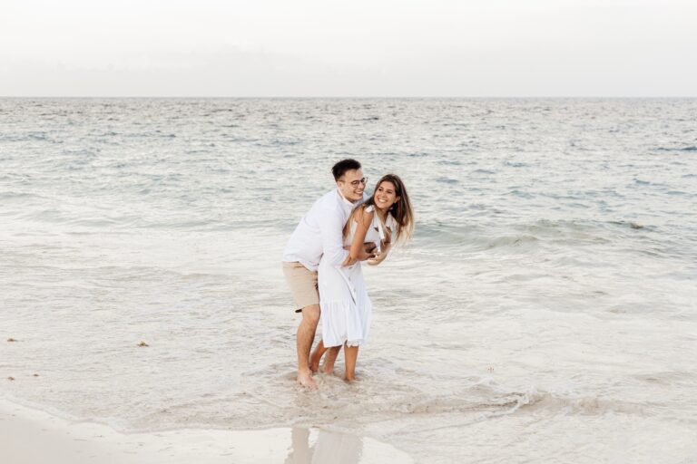 Cancun Photographer - Photo Couple