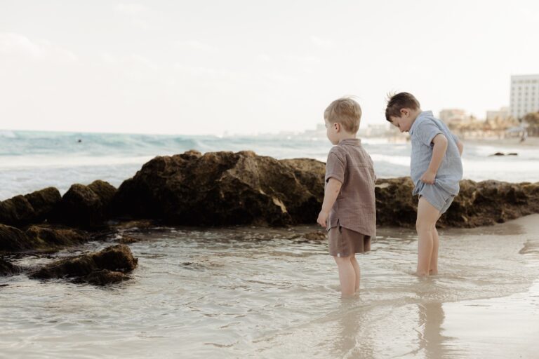 Cancun Photographer - family photoshoot in cancun